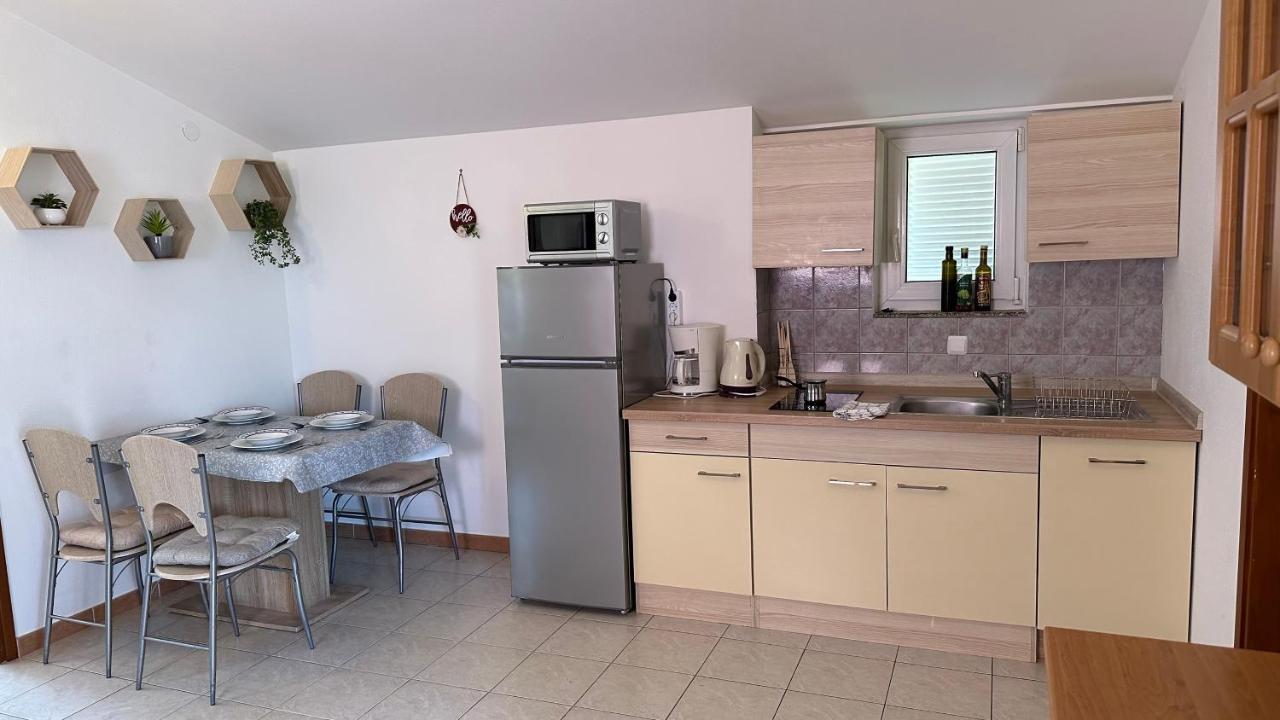 Apartment Murva Premantura Exterior photo